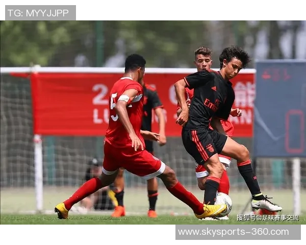 国王杯精彩对决本菲卡与曼联战成平局战术解析引发全场热烈反响