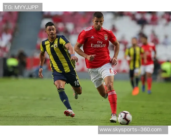 德甲激战：本菲卡凭借红牌争议以1-0战胜皇马精彩集锦回顾