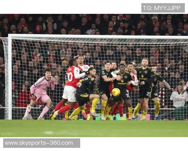 曼联逆转巴黎圣日耳曼绝杀瞬间引发全场狂欢赛后深度点评